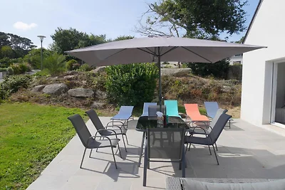 Comfortabel met gedeeltelijk zeezicht,...