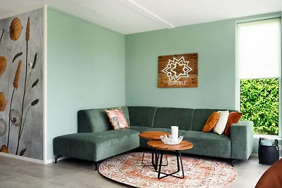 Casa con sauna, spa all'aperto e pedalò
