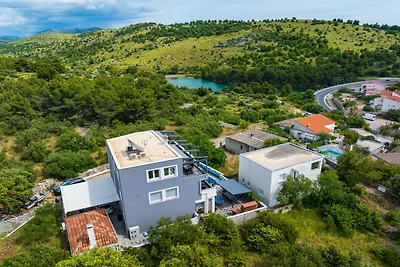 Apartment mit Pool in Strandnähe in Zaboric