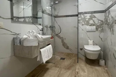Villa Marija - Five Bedroom Villa with Terrac...