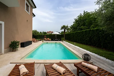 Herrliche Villa in Vižinada mit Whirlpool