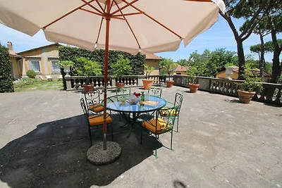 Villa di lusso a Manziana con piscina