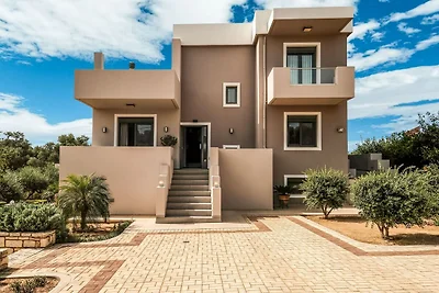 Villa in Adelianos Kampos mit Pool