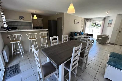 Villa mit Garten und Grill in ruhiger Lage