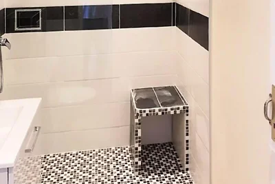 Wohnung in Agay mit Meer- und Poolblick