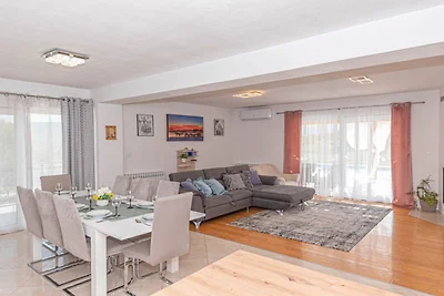 Villa Maria with Outdoor Pool - Five Bedroom ...