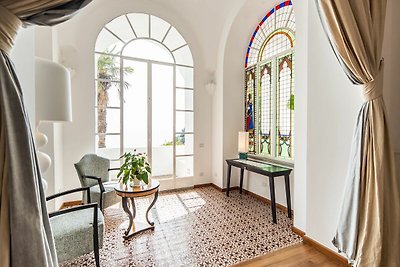 Moderne Villa in Positano mit Swimmingpool