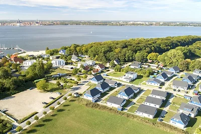 Ferienhaus in Altefähr mit Schwimmbecken