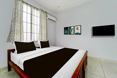 Hotel O Pukkattupady Aluva Est