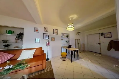 Camera accogliente in un accogliente appartam...