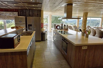 Gemütliches Chalet in Stoumont mit Hallenbad ...