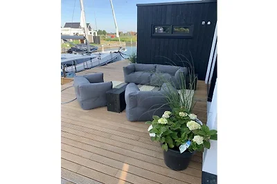 Am Wasser in Friesland (NI)