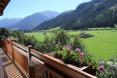 Chalet mit Bergblick in Wald