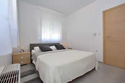 Ruhige Wohnung in Bibinje mit Garten und...