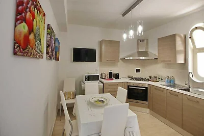 Wohnung in Taormina mit Garten