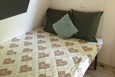 Schöne Zeltlodge mit Mikrowelle, in den...
