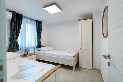 Apartments Sweet Escape - Two Bedroom Apartme...