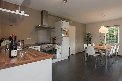 Luxe villa in Harderwijk met tuin