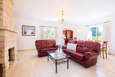 Villa in Albufeira mit Pool und Grillbereich