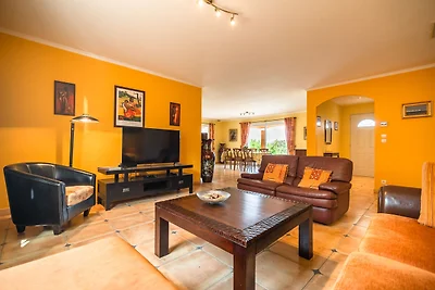 Schöne ruhige Villa mit privatem Pool in...