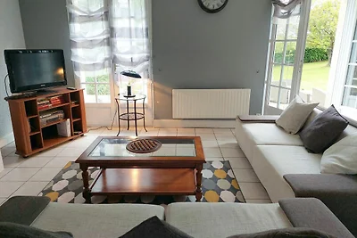 Bretonisches Ferienhaus in ruhiger Lage mit K...