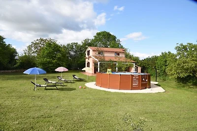 Ferienhaus in Pula mit Swimmingpool