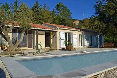 Villa in Berlou mit Swimmingpool