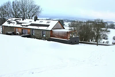 Ferienhaus in Vaux-sur-Sure mit Whirlpool