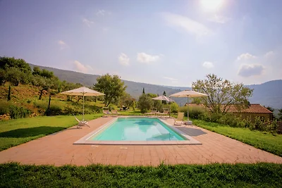 Lussuosa villa con piscina a Cortona