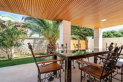 Villa a Polača con piscina
