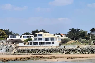 Häuser & Villen für 15 Personen