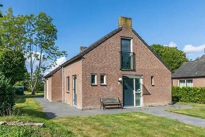 Ruhiges Waldpark-Haus in Ewijk