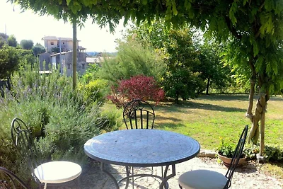 Villetta con giardino, terrazza e barbecue