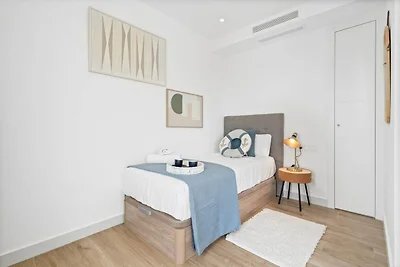 Modern 3-pax Apt & Solarium ALCAZABA LAGOON...