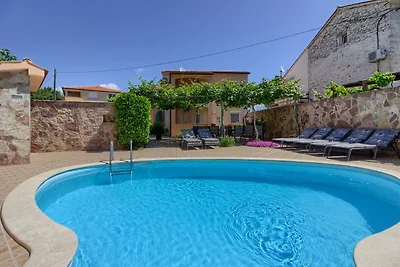 Ferienhaus in Peroj mit privatem Pool