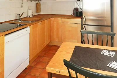 3 persone case ad LYSEKIL