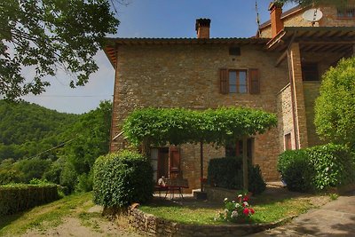 Farmhouse with stables, horses and the abilit...