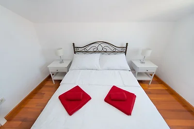 Apartment in Murter mit Whirlpool