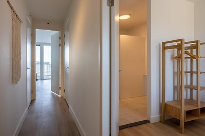 Ruim modern appartement met uitzicht op water