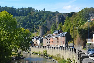 Haus bei La Roche mit Garten für 6 Von...