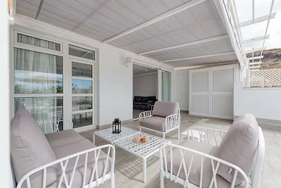 Apartment mit privater Terrasse und Meerblick