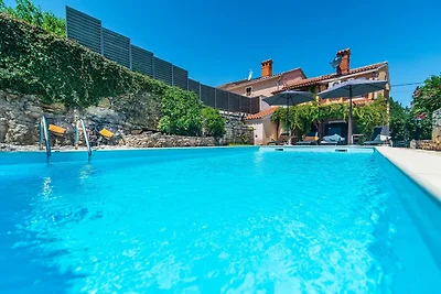 Attraente casa vacanze con giardino