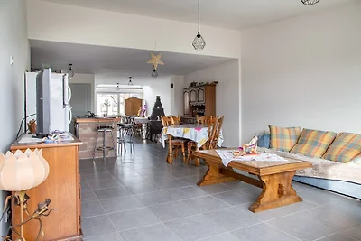 Renoviertes Dorfhaus mit eingezäuntem Garten