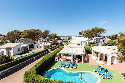 Wohnung in Cala Blanca mit Pool & BBQ