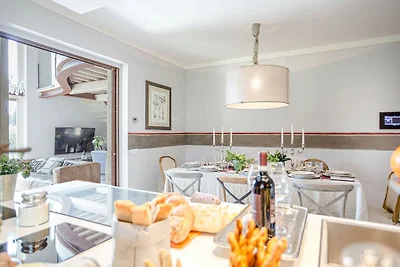 Villa a Orentano con Piscina Privata