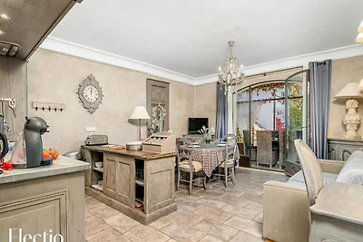 Wohnung in Oppéde mit beheiztem Pool