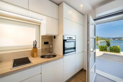 Apartments Ema - Studio Apartment with Sea...