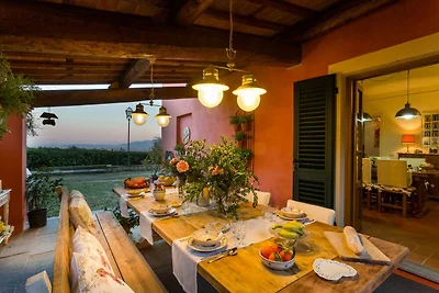 Villa bei Lucca mit Pool und Aussicht