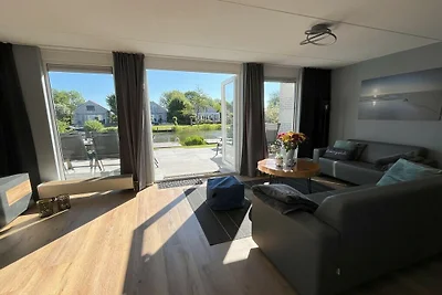 Ferienhaus in Makkum mit Schwimmbecken