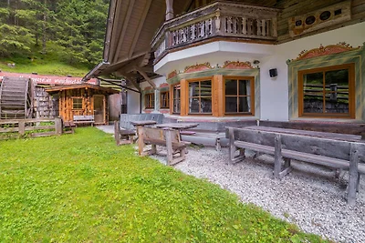 Urige Almhütte im Stubaital mit Sauna